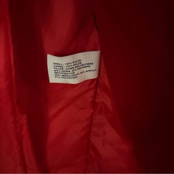 Gap Black Puffer Coat with Red Lining - Picture 4 of 10